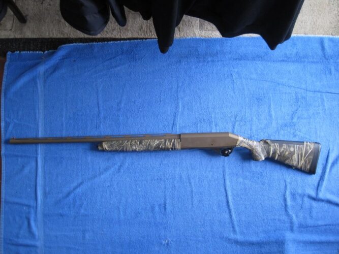 Stoeger 3020 20 GA.Semi-automatic Realtree Max-7
