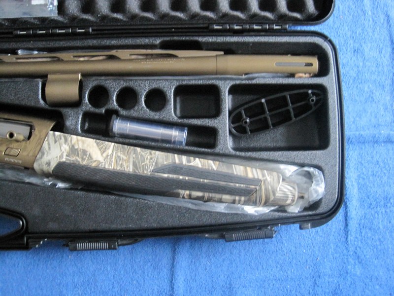 Browning Maxus II Wicked Wing Max-7 12 ga. Shotgun.