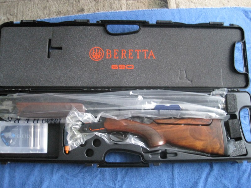 Beretta 690 Competition Black Edition Shotgun 12 Ga