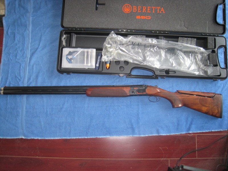 Beretta 690 Competition Black Edition Shotgun 12 Ga