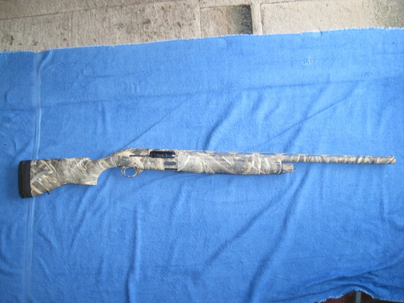 Beretta A350 Xtrema Max5 12 GA. with kick off.