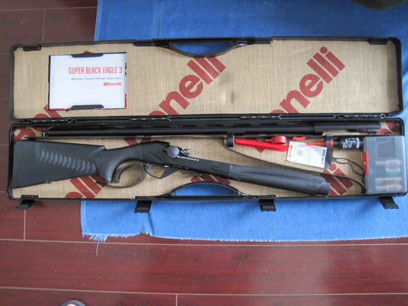 Benelli Super Black Eagle 3 BE.S.T. Semi-automatic Shotgun 12GA.