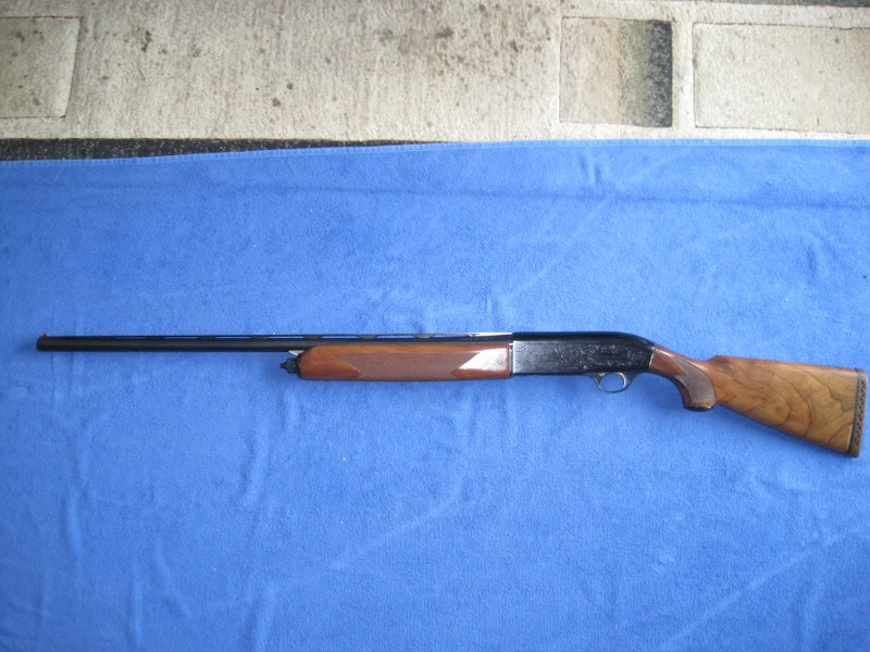 Beretta 302 Magnum semi auto 12GA