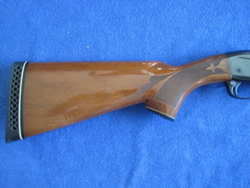 Remington 1100 LW 20 GA. Semi Auto Shotgun.