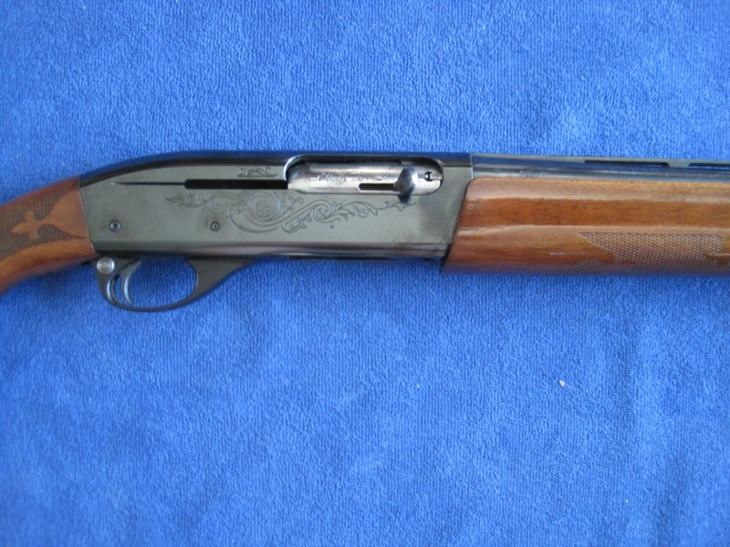 Remington 1100 LW 20 GA. Semi Auto Shotgun.