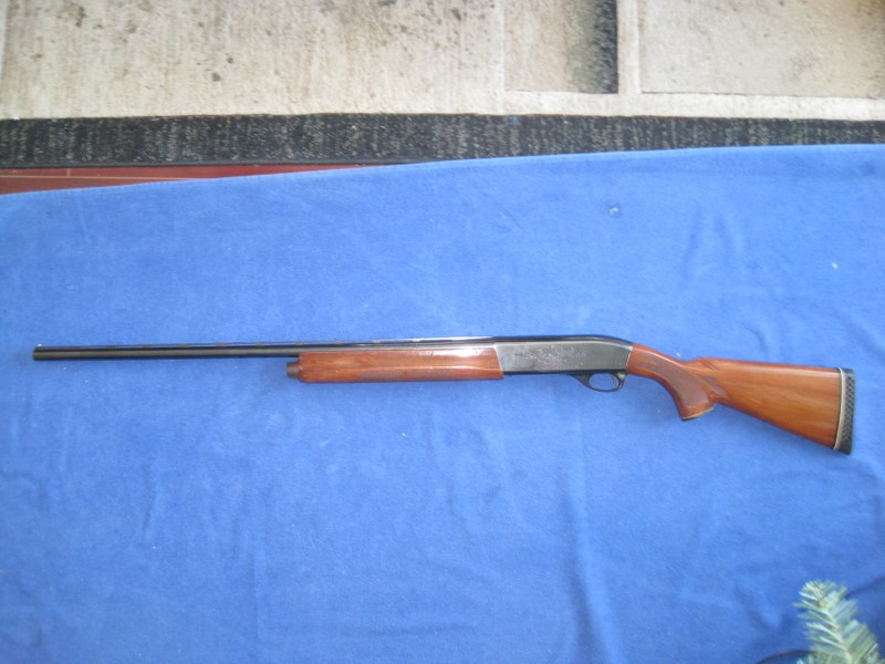 Remington 1100 LW 20 GA. Semi Auto Shotgun.