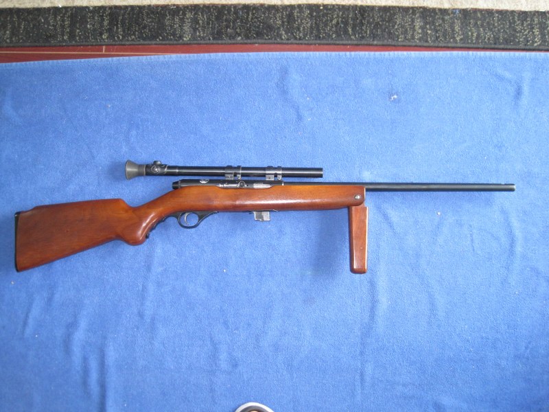 Mossberg 152 Semi Auto .22LR.  Rifle.