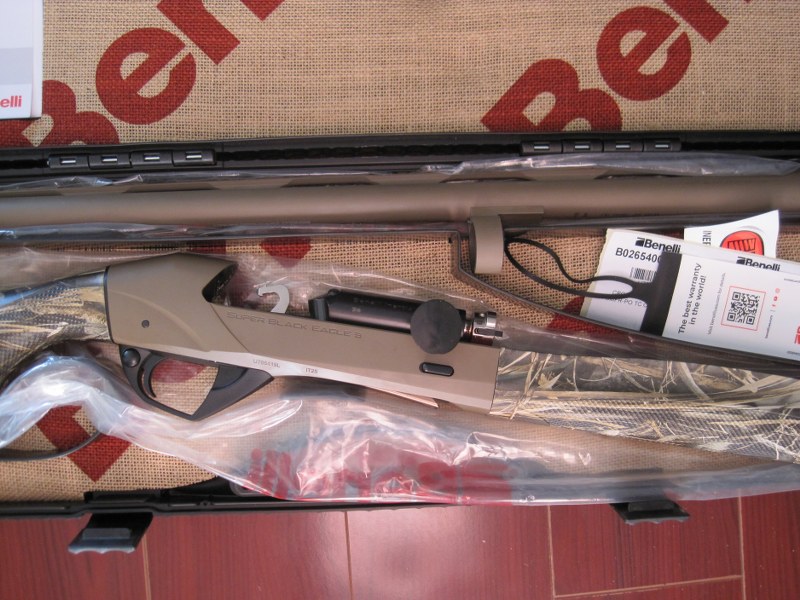 Benelli SBE III A.I. Realtree Max-7 12 GA.