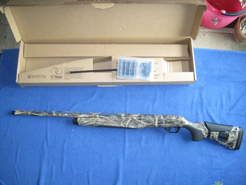 Beretta AX800 Suprema Semi-Auto Max-7 12 GA.